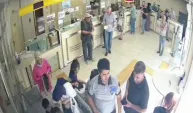 Nefesi kesilen çocuğun imdadına yetişti: O anlar kamerada