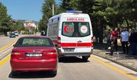 Yaya geçidinde otomobil yaşlı adama çarptı