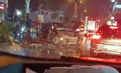 Adnan Menderes Caddesi'nde iki otomobil çarpıştı: 2 yaralı