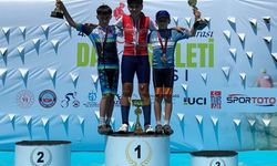 Güreşte ve bisiklette sporcular madalyalarla döndü