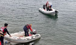 Sapanca Gölü'nde fırtına... Mahsur kalan 35 kişi kurtarıldı