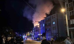 4 katlı apartmanda yangın! Çatısında patlama oldu