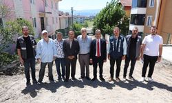 Erenler’de yol, park ve çevre düzenleme çalışmaları sürüyor