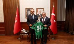 Sakaryaspor'a bir transfer Vali Doğan'dan
