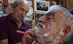 Berberin dost vefası…Ortağı vefat edince koltuğunu emekli etti