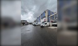 Şikayetler sonuç vermedi: Erenler'de kaldırım işgali devam ediyor