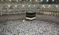 Umre vizesinde yeni dönem! Suudi Arabistan kuralları değiştirdi