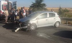Lastiği patlayan araç bariyerlere girdi: 1’i çocuk 3 yaralı
