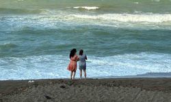 Karadeniz sahilinde dalga boyu 4 metreye ulaştı