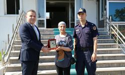 Hayırsever kadın, zeytinliğini Jandarma Asayiş Vakfına bağışladı