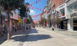 Sıcak hava kavurdu... Çark Caddesi boş kaldı