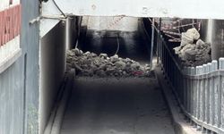 Alt geçidin tavanı çöktü: Yol ulaşıma kapandı