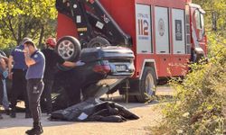 Kartepe'de araç dereye uçtu, yaşamını yitirdi