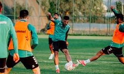 Ümit Bozkurt kadroyu belirledi... Sakaryaspor-Sebail FK maçının ilk 11’i belli oldu
