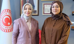 Hanımeli Derneği Erdoğan'ı ziyaret etti