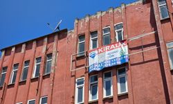 Büyük felaketten sonra o binalar korkutuyor... Deprem öncesi yapılan binalar güven vermiyor