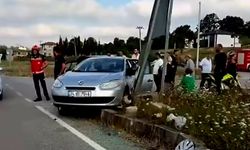 Otomobil ile çarpışan hafif ticari araç takla attı... 1’i ağır 4 yaralı