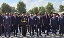 30 Ağustos Zafer Bayramı kutlamaları çelenk töreniyle başladı