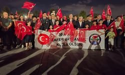 Zafer Bayramı'nda meşaleli zafer yürüyüşü