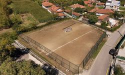 Serdivan’da yeni futbol sahası