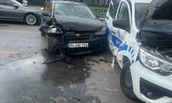 Polis aracı ile otomobil çarpıştı! 2’si polis, 5 yaralı
