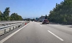 Anadolu Otoyolu’nda tehlikeli anlar! Aracın tamponu kopup yola savruldu