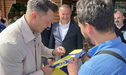 Mesut Özil Taraklı’da.. En büyük Fenerbahçe sözleri ile formalarını imzalattılar