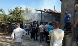 İki katlı ev alevler içinde kaldı
