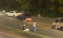 TEK yokuşunda duraktaki kadına otomobil çarptı... Ambulansta kalp masajı yapıldı