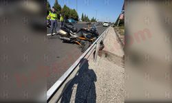 TEM Otoyolu’nda motosiklete araç çarptı: 1’i ağır 2 yaralı