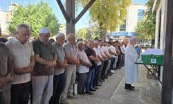 Canına kıyan baba son yolculuğuna uğurlandı