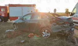 Akyazı'da otomobille tır çarpıştı... 4 yaralı