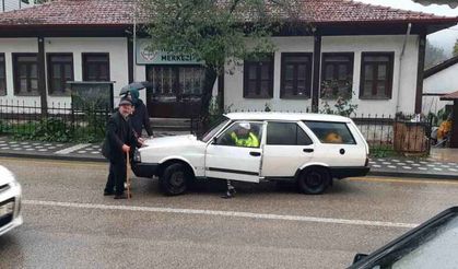Trafik polisinden gönüllere dokunan hareket