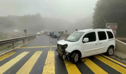 Bolu Dağı’nda kontrolden çıkan araç bariyerlere çarptı