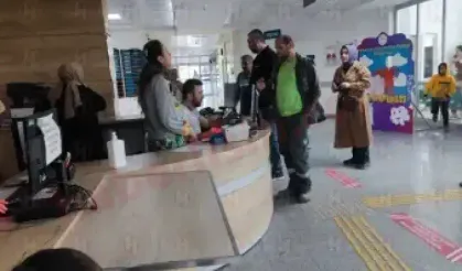 Diş hekimlerinin iş bırakma eylemi mağdur etti! İlçelerden hastaneye gelenler tepki gösterdi