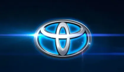 Toyota’dan bayram müjdesi! 300 bin lira indirimle fiyatı aşağı çekti 
