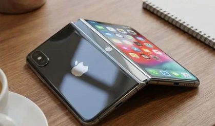 Apple'ın katlanabilir iPhone geliyor 