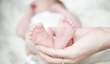 Annelerin doğum izni 24 haftaya babalarınki ise 10 güne çıkıyor