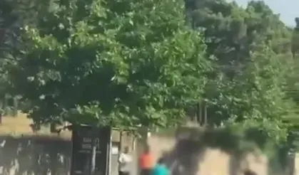 Cadde ortasında dehşet anları: Demir sopalarla darp ettiler