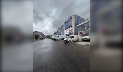 Şikayetler sonuç vermedi: Erenler'de kaldırım işgali devam ediyor