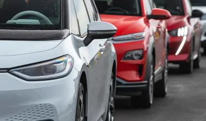 Tesla 2 milyon aracı geri çağırıyor!