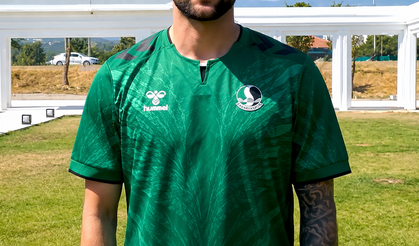 Sakaryaspor'un yeni sezon formaları tanıtıldı