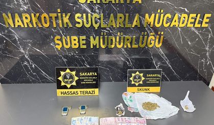 Adapazarı'nda zehir tacirlerine operasyon! Suçüstü yakalandılar