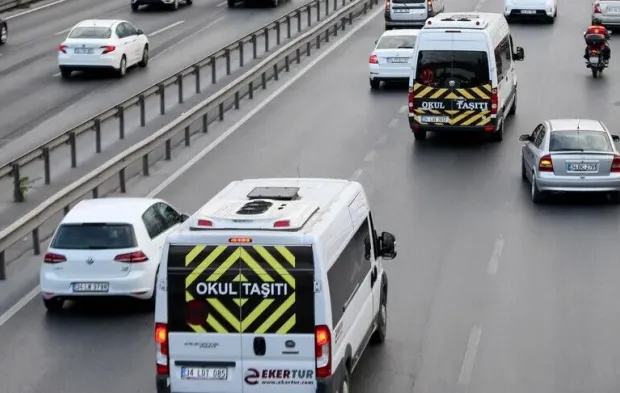 Okul servis ücretleri asgari ücretle yarışıyor