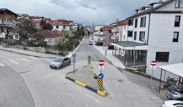 Sürücüler dikkat: O cadde artık tek yön! 