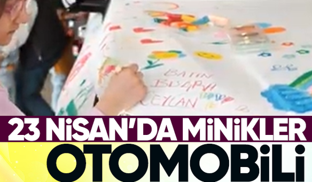 23 Nisan’da minikler otomobili tuvale çevirdi