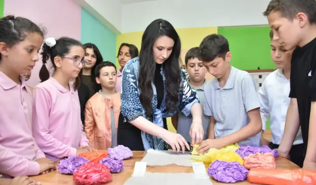 Tiyatroyla öğrencilerine çevre bilincini aşılıyor