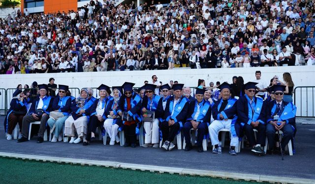 SAU mezuniyet törenleri İlahiyat ve Mühendislik Fakülteleriyle sona erdi