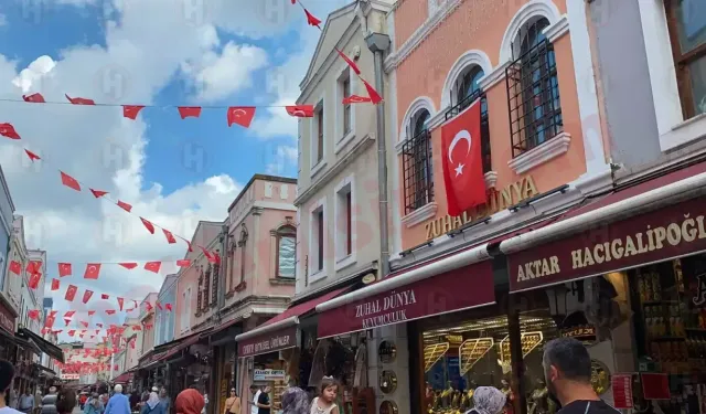 Sakarya’da 15 Temmuz mesajı… Her yer Türk bayraklarıyla donatıldı