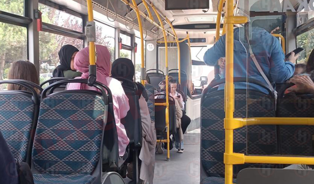 Halk otobüsü sürücüsü direksiyon başında rahatsızlandı